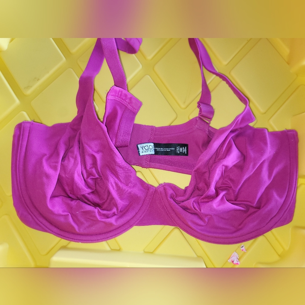 Victoria's Secret Fuchsia Bra